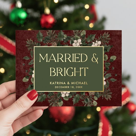 Married & Bright Winter Berries & Pine Burgundy 箔シーズンカード