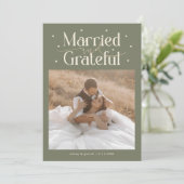 Married & Grateful Wedding Photo Sage Green サンキューカード (スタンド正面)