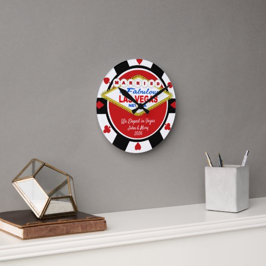 Married in Vegas Poker Chip Look Wall Clock ラウンド壁時計 (オフィス)