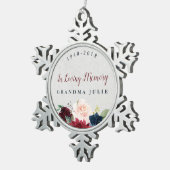 Marsala及び海軍花のパーソナライズな記念物 スノーフレークピューターオーナメント (右)