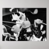 Marshmallows Roasting Over Campfire Flames ポスター (正面)