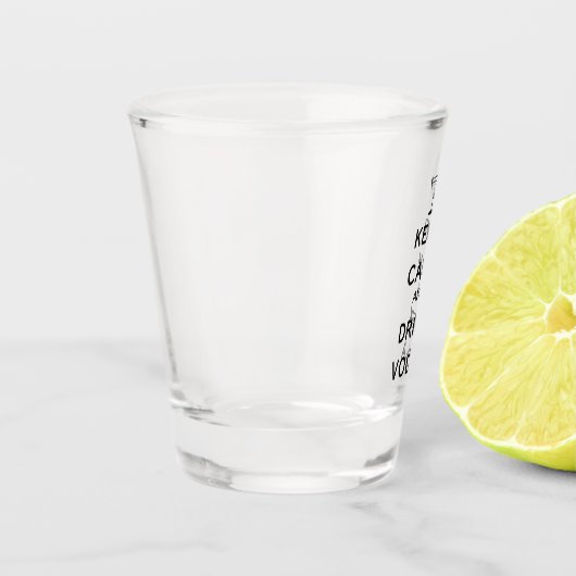 Martini保でVodkaを飲む ショットグラス (左)