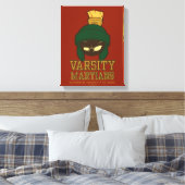 MARVIN THE MARTIAN™ Varsity Collegiate Graphic キャンバスプリント (インサイチュ (寝室))
