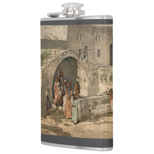 Mary's Well Bible Scene フラスク (左)