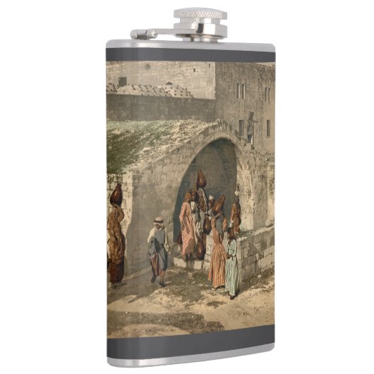 Mary's Well Bible Scene フラスク (右)