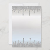 Masquerade Masque Glitter Drips Silver Quinceanera 招待状 (裏面)