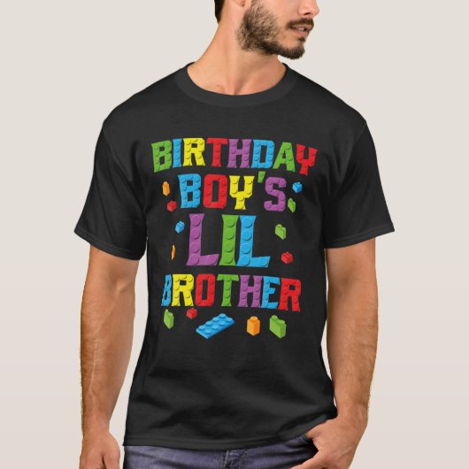 Master Builder Birthday Boy's Lil Brother Building Tシャツ (正面)