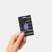 Master Sergeant Thin Blue Line Distressed Flag バッジ (手持ち)