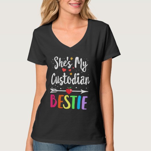 Matching Custodian Best Friend She s My Bestie Wor Tシャツ (正面)