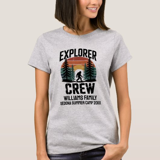 Matching Family Vacation Camp BigFoot Explorer Cre Tシャツ (正面)