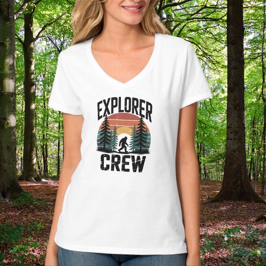 Matching Family Vacation Explorer Crew & Bigfoot Tシャツ