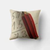 Math Equation with Red Pencil, ヴィンテージ・ビジネス クッション (裏面)