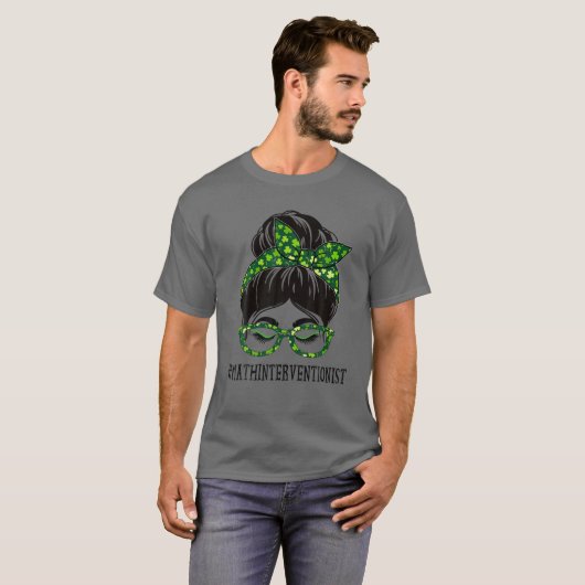 Math Interventionist Messy Bun St Patrick's Day Sh Tシャツ (正面フル)