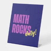 Math Rocks Daily 台座サイン (正面)