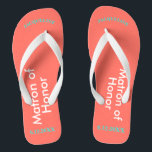 Matron of Honor NAME Coral ビーチサンダル<br><div class="desc">白い文字で名誉のマトロンと明るいサンゴの背景とターコイズブルーで名前と日付のマトロン結婚。ビーチかわいらし先のビーチサンダルは、結婚式のパーティーの好意の一部として。オリジナルデザインby TamiraZDesigns.</div>