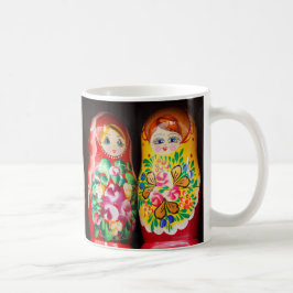 Matryoshkaのカラフルな人形 コーヒーマグカップ