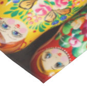 Matryoshkaのカラフルな人形 テーブルクロス (アングル)
