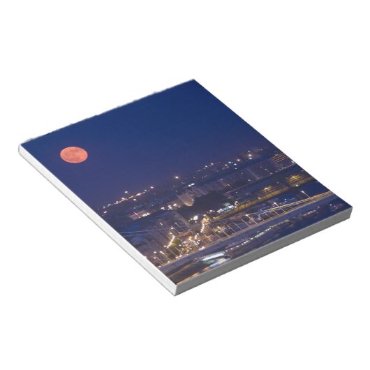 Matyasの隣のフィッシャーメンズバスティオンから表示 ノートパッド (アングル)