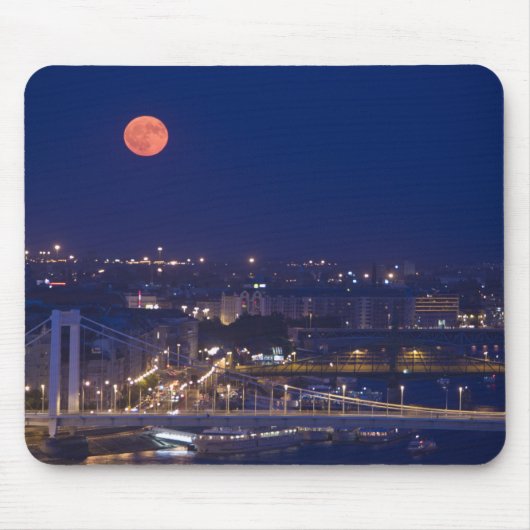 Matyasの隣のFishermens Bastionから表示 マウスパッド (正面)