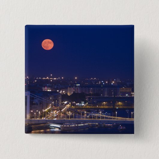 Matyasの隣のFishermens Bastionから表示 缶バッジ (正面)