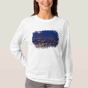 Matyasの隣のFishermens Bastionから表示 Tシャツ