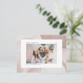 Mauveトーンとグリッターアクセント写真クリスマス シーズンポストカード (スタンド正面)