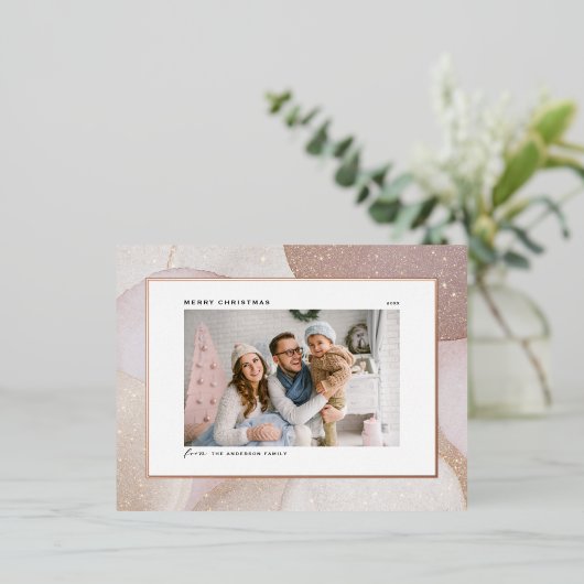 Mauveトーンとグリッターアクセント写真クリスマス 箔シーズンポストカード (立ち正面)