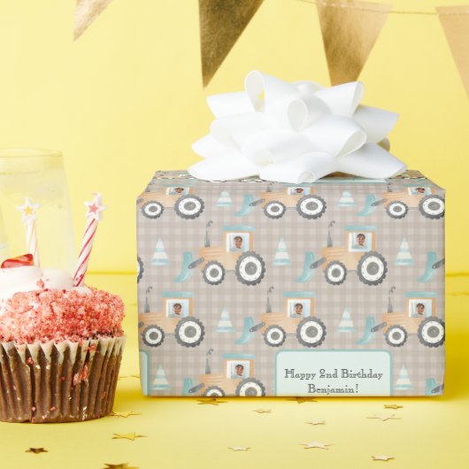 Mauve Gingham Plaid Farm Tractor写真名 ラッピングペーパー (誕生日パーティー)