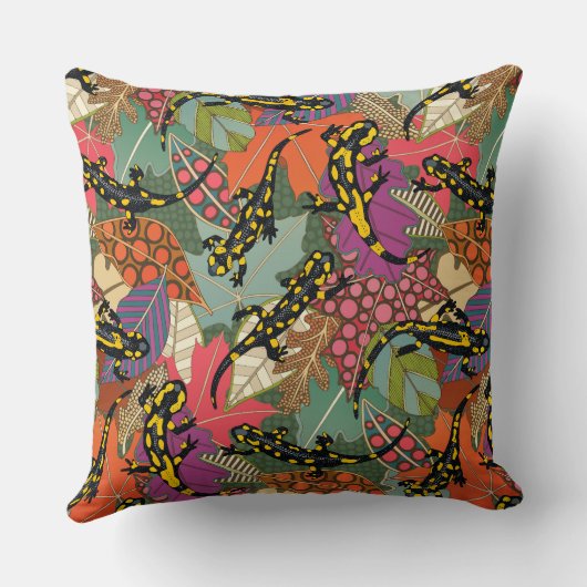 maximalist salamander forest クッション (裏面)