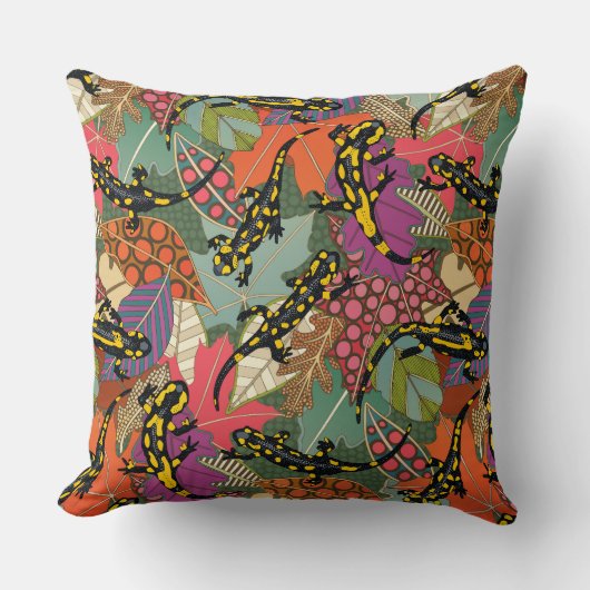 maximalist salamander forest クッション (正面)