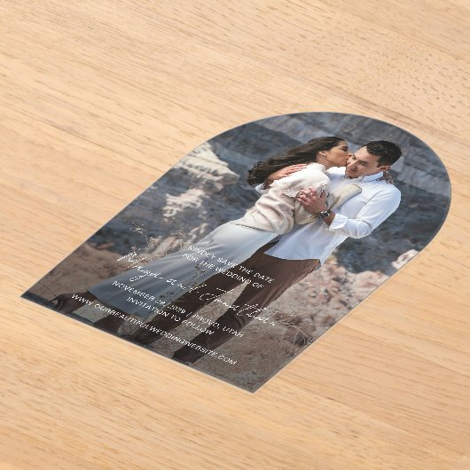 Mayaシンプルフォトモダンウェディング日付の保存 アクリル招待状 (レイダウン)