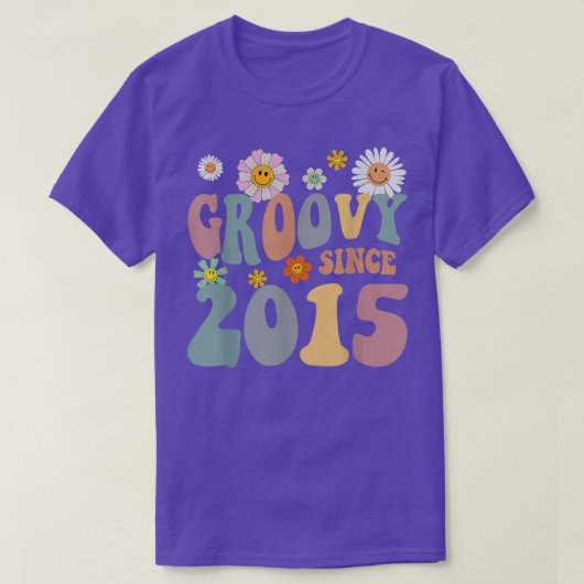 mb Groovy Since 2015 Retro Hippie Flower 7th Birth Tシャツ (デザイン正面)