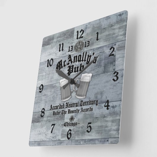 McAnally's Pub Black Logo スクエア壁時計 (傾斜)
