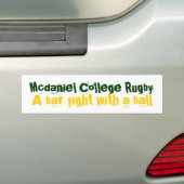 Mcdanielの大学ラグビー、球とのAのバーの戦い バンパーステッカー (車上)