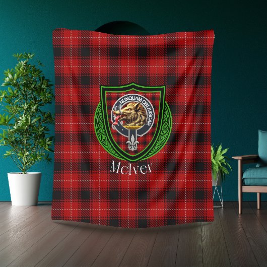McIver Scottish Clan Tartan Crest フリースブランケット