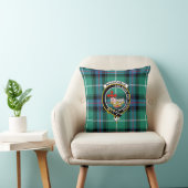 McLeod Clan Tartan, Badge and Motto Pillow クッション (椅子)