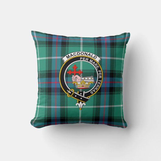 McLeod Clan Tartan, Badge and Motto Pillow クッション (正面)