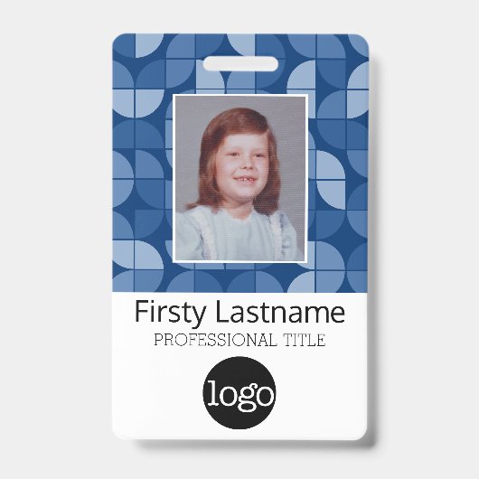 MCMパターン – 従業員の写真、名前、バーコード、ロゴ バッジ (正面)