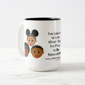 MDillonは設計します"私をです自然私"で誇りを持った ツートーンマグカップ (正面左)