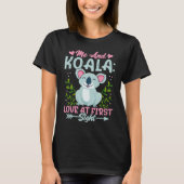 Me And Koala Love At First Sight Tシャツ (正面)