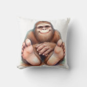 Me and My Bigfoot クッション (正面)