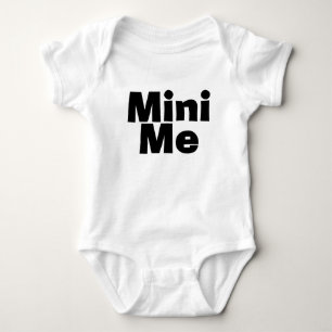 Me/Mini私一致の父か息子の母または娘 ベビーボディスーツ