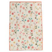 Meadow Breeze: Delicate Watercolor Wildflower ミディアムペーパーバッグ (裏面)