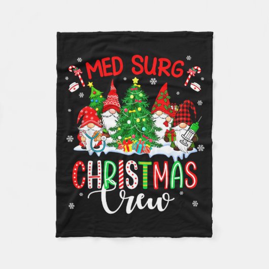 Med Surg Christmas Crew Group Gnomes Decorating Xm フリースブランケット (正面)