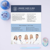 Medical Clinic Urgent Care Custom Logo QR チラシ (シングル)