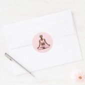 Meditating Woman Emoji – Peaceful Yoga Pose Art ラウンドシール (封筒)