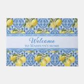 Mediterranean Lemon Blue Tile Personalized Welcome ドアマット (正面)