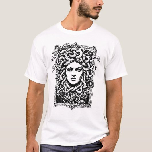 Medusa Greek Goddess with snakes illustration Tシャツ (正面)