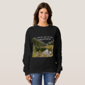 Meet Me In the Mountains Graphic Sweatshirt スウェットシャツ (正面フル)