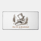 Meet Me In Wonderland不機嫌ハッタランニングー デスクマット (正面)
